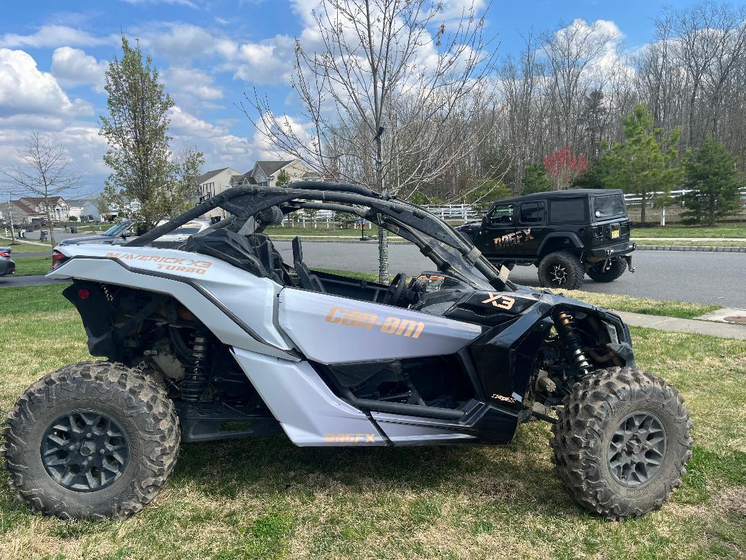 2017 - 2024 Can Am X3  Max 4 Door Maverick RR DS Graphics Kit DBam-1